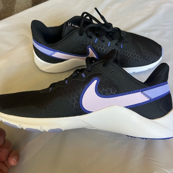 Nike Legend Essential 2 - Picture 5 of 7